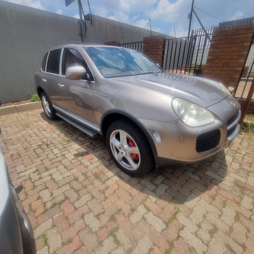 2004 Porsche Cayenne Turbo