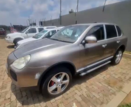 2004 Porsche Cayenne Turbo