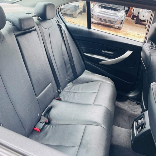 2012 BMW 320i F30