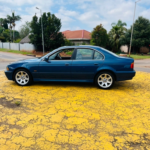 2001 BMW 530i – Sunroof