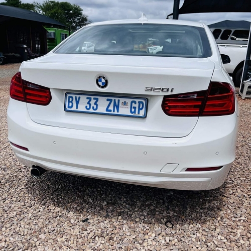 2012 BMW 320i F30