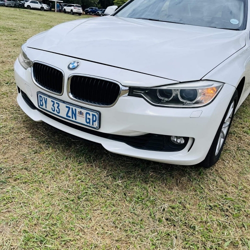 2012 BMW 320i F30