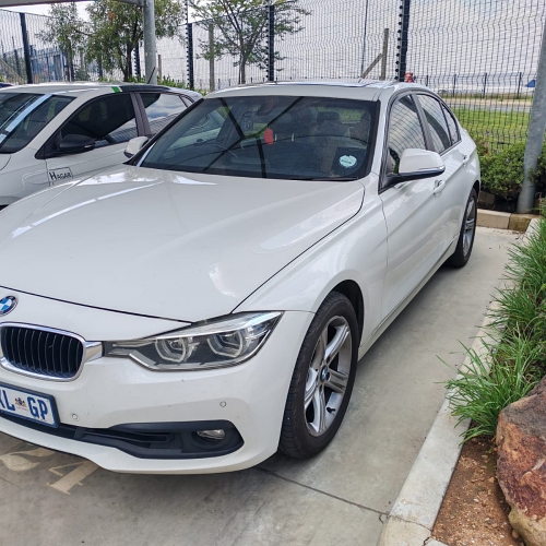 2015 BMW 320i F30 A/T