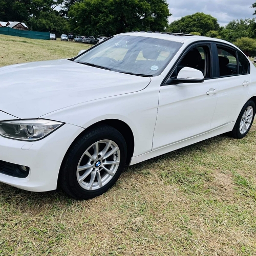 2012 BMW 320i F30