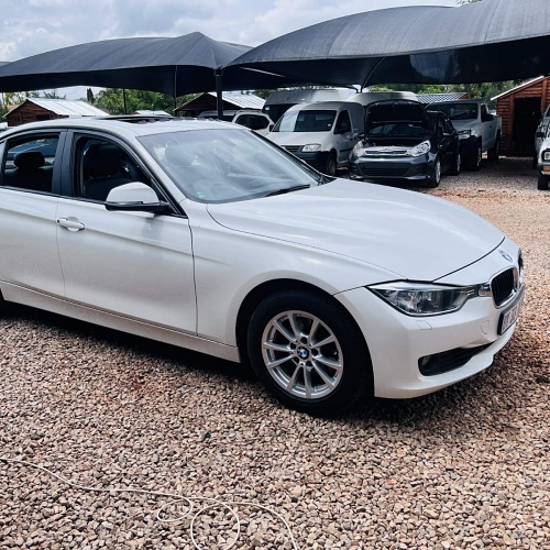 2012 BMW 320i F30