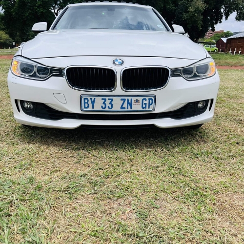 2012 BMW 320i F30