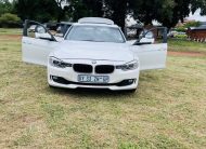 2012 BMW 320i F30