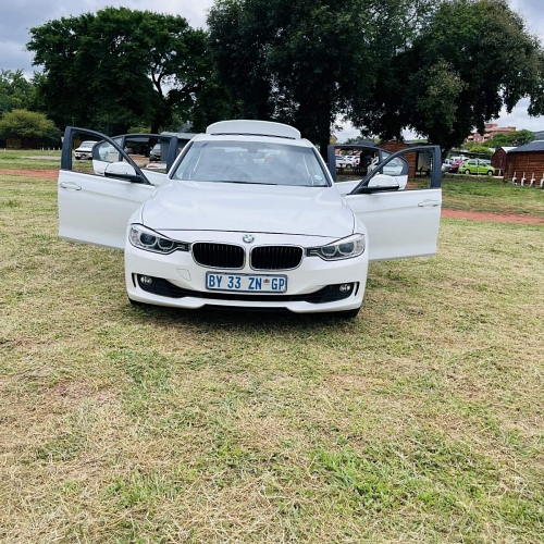 2012 BMW 320i F30