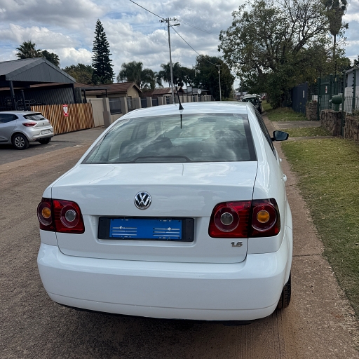 Volkswagen Polo 1.6 Sedan Comfortline