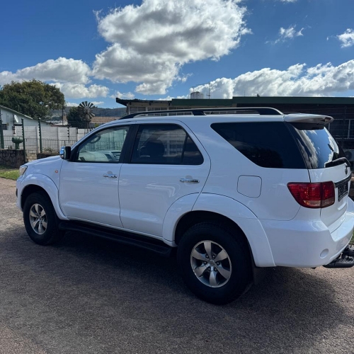 2009 Toyota Fortuner 3.0 D-4D Raised Body