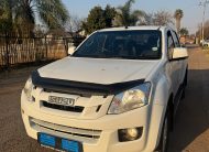 Isuzu KB 240i LE Double Cab