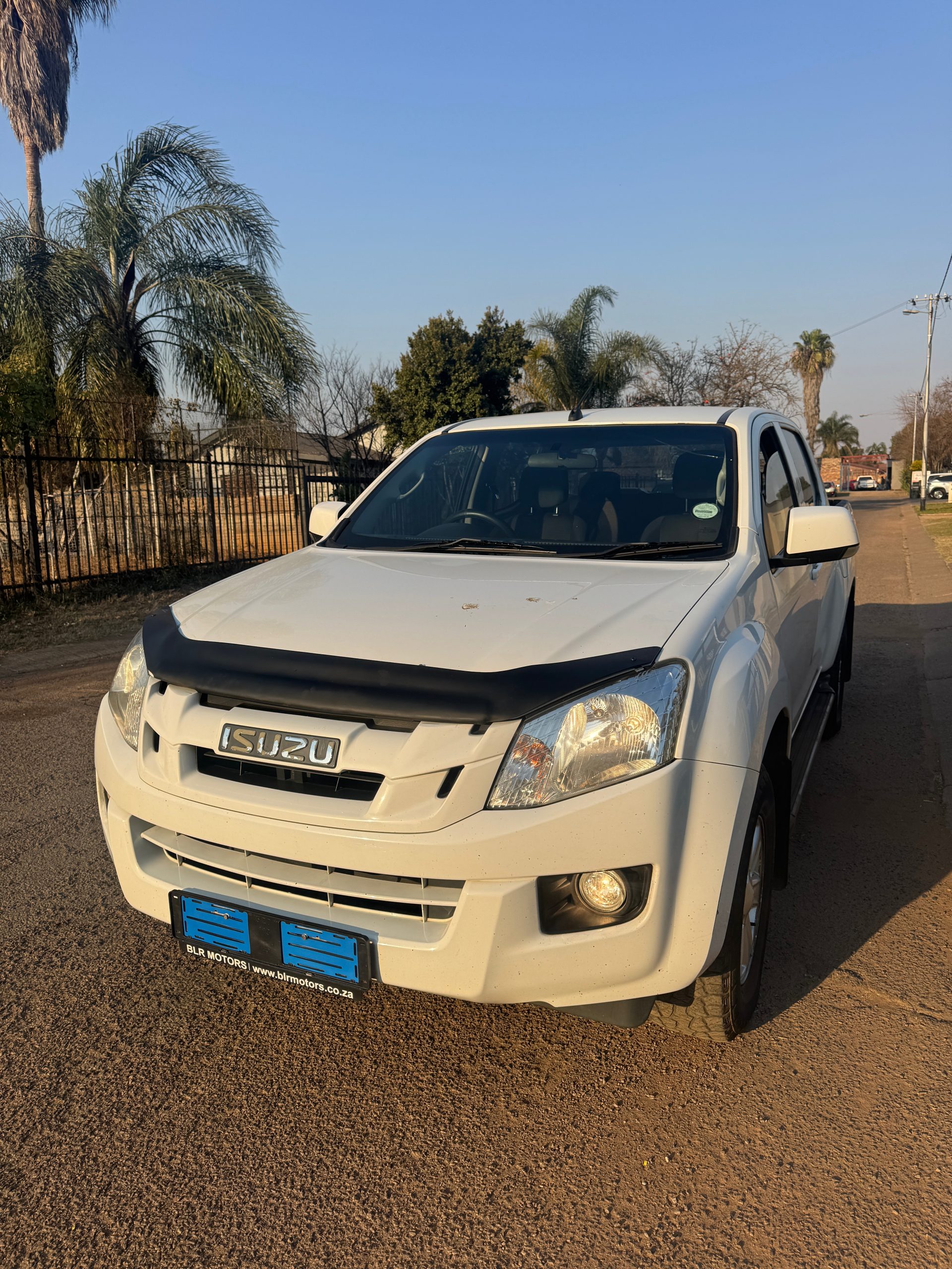 Isuzu KB 240i LE Double Cab