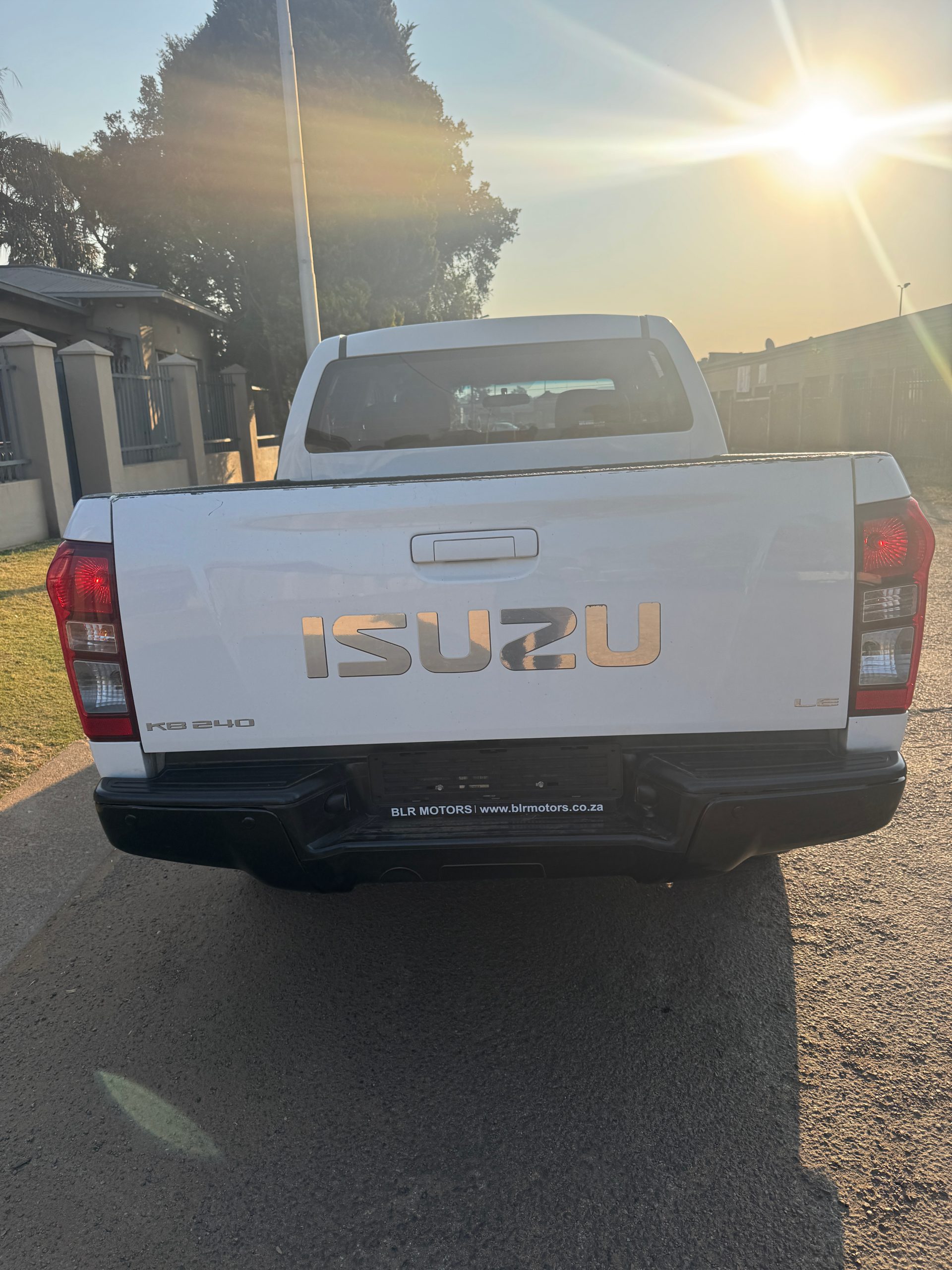 Isuzu KB 240i LE Double Cab