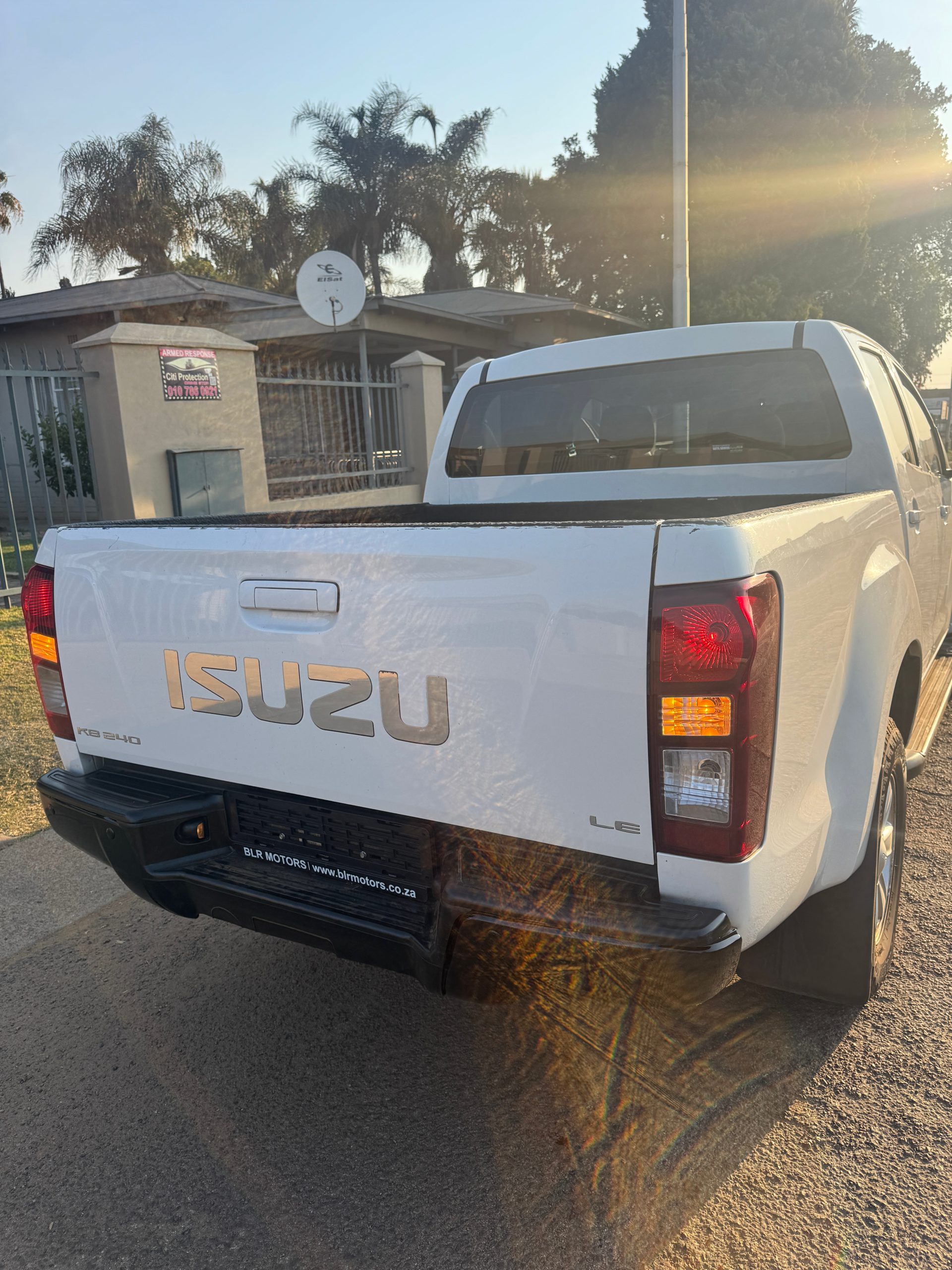 Isuzu KB 240i LE Double Cab