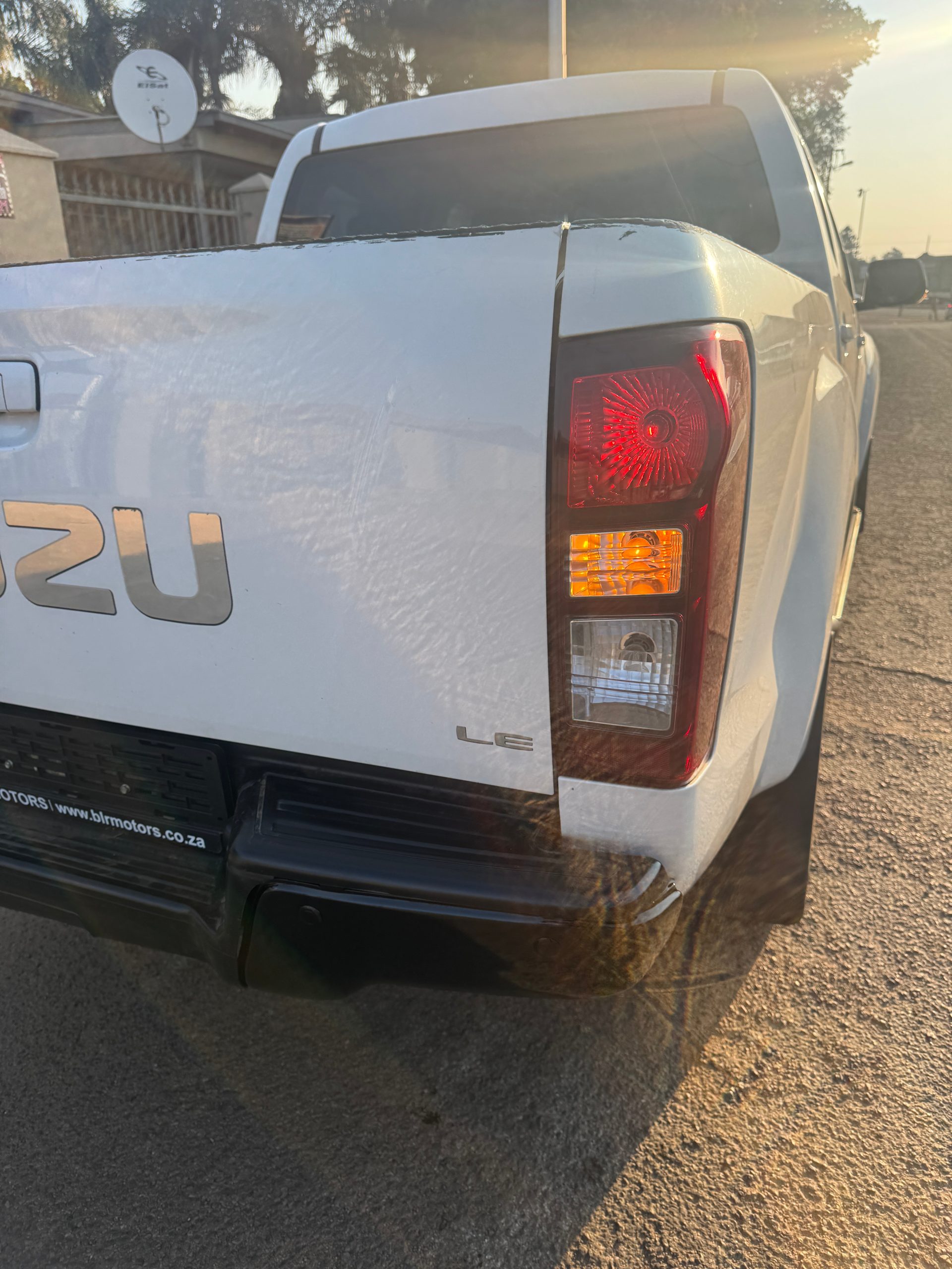 Isuzu KB 240i LE Double Cab