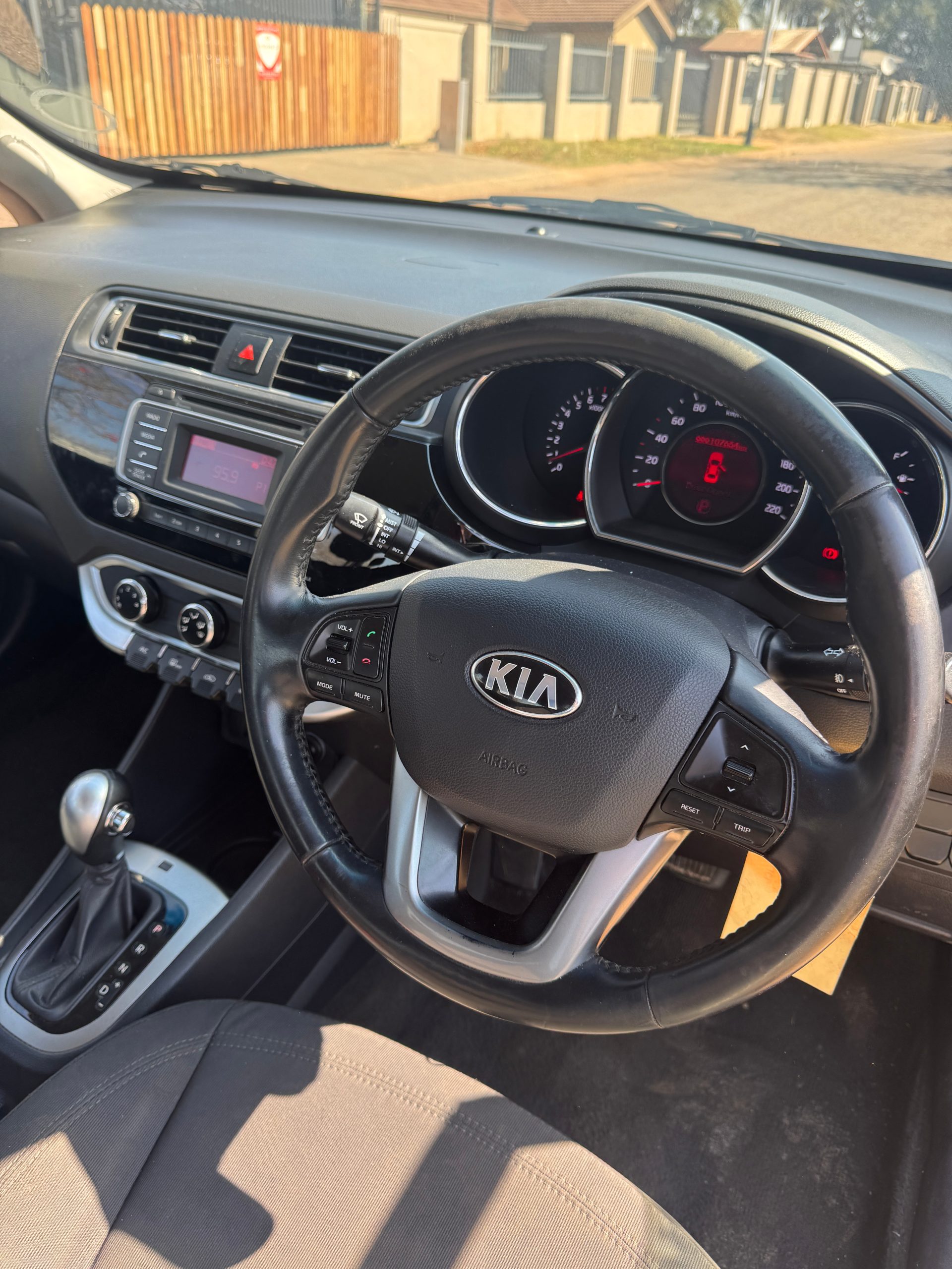 Kia Rio 1.4 Sedan A/T